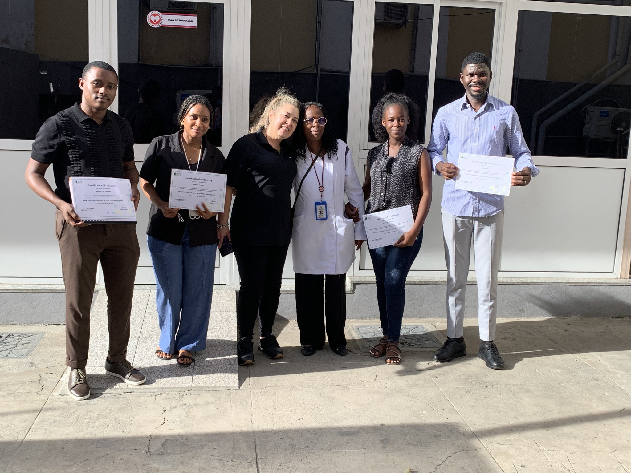 Angola precisa do seu sangue agora.
